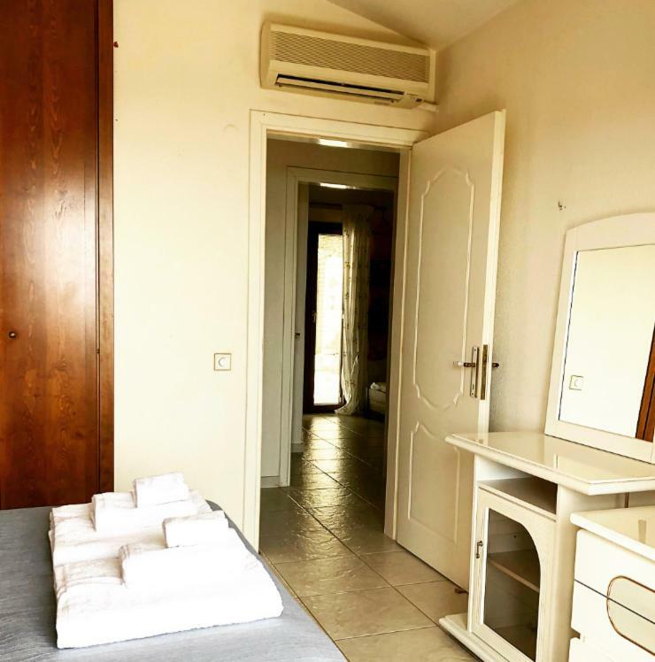 Bright & Spacious Seaview Villa Сиври Экстерьер фото